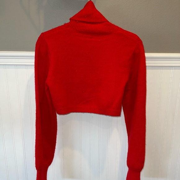 Red cropped turtleneck sweater from the Princess Polly x Olivia Jade collection - Picture 3 of 4